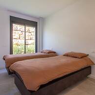 Villa Esmeralda 20 by Bookaparadise