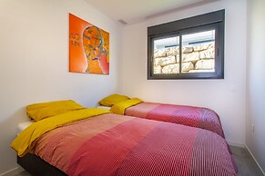 Villa Esmeralda 20 by Bookaparadise