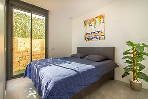 Villa Esmeralda 20 by Bookaparadise