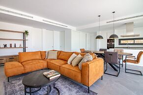 Villa Esmeralda 20 by Bookaparadise