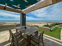 Beachtop Haven 2BR Condo at Iconic Sandy Beach