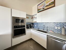 Beachtop Haven 2BR Condo at Iconic Sandy Beach