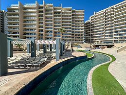 Beachtop Haven 2BR Condo at Iconic Sandy Beach