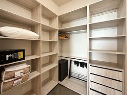 Beachtop Haven 2BR Condo at Iconic Sandy Beach