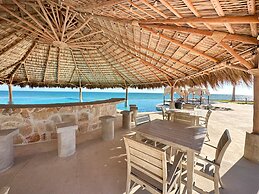 Beachtop Haven 2BR Condo at Iconic Sandy Beach