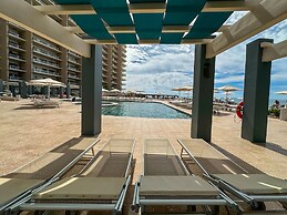 Beachtop Haven 2BR Condo at Iconic Sandy Beach