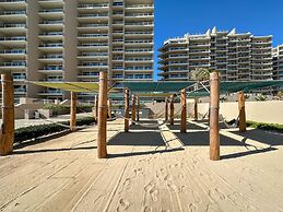 Beachtop Haven 2BR Condo at Iconic Sandy Beach