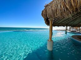 Beachtop Haven 2BR Condo at Iconic Sandy Beach
