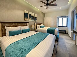Beachtop Haven 2BR Condo at Iconic Sandy Beach