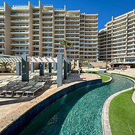 Luxury Ocean View Condo w Huge Deck