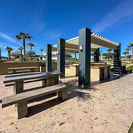 Luxury Ocean View Condo w Huge Deck