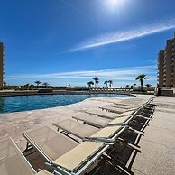 Luxury Ocean View Condo w Huge Deck