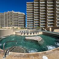 Luxury Ocean View Condo w Huge Deck