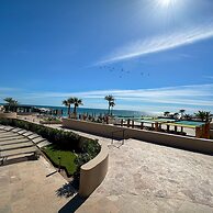 Luxury Ocean View Condo w Huge Deck