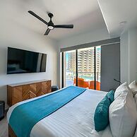 Luxury Ocean View Condo w Huge Deck