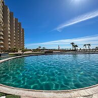Luxury Ocean View Condo w Huge Deck