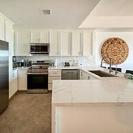 Luxury Ocean View Condo w Huge Deck