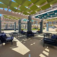 Luxury Ocean View Condo w Huge Deck