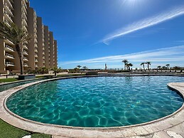 Luxury Ocean View Condo w Huge Deck