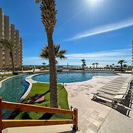 Luxury Ocean View Condo w Huge Deck