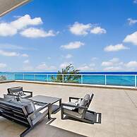 Luxury Penthouse Condo With 360 Oceanviews