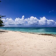 Luxury Penthouse Condo With 360 Oceanviews