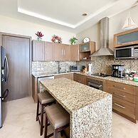 Splash Into Style Ground Floor Poolside Condo