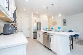 Cozy 3Bd With Free Waterpark at Enclaves at Festival 713