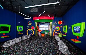 Cozy 3Bd With Free Waterpark at Enclaves at Festival 713