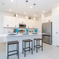 Cozy 3Bd With Free Waterpark at Enclaves at Festival 713