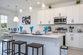 Cozy 3Bd With Free Waterpark at Enclaves at Festival 713