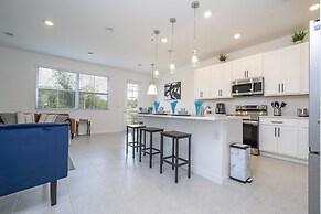 Cozy 3Bd With Free Waterpark at Enclaves at Festival 713