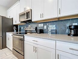 Stunning 4Bd w Pool Storey Lake 5019