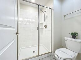 Stunning 4Bd w Pool Storey Lake 5019