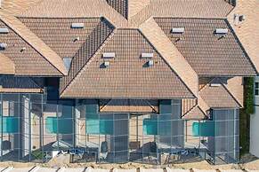 Stunning 4Bd w Pool Storey Lake 5019