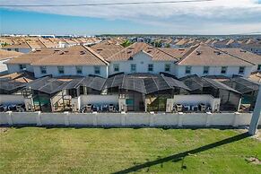 Stunning 4Bd w Pool Storey Lake 5019