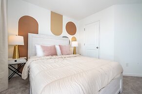 Charming 3Bd Close to Disney Festival 638