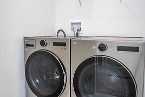 Charming 3Bd Close to Disney Festival 638