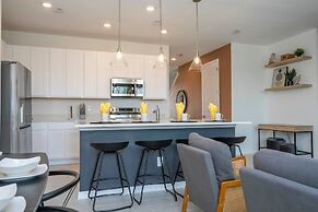 Charming 3Bd Close to Disney Festival 638