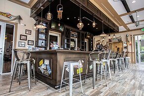 Charming 3Bd Close to Disney Festival 638