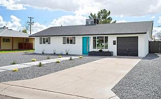 Family Retreat By Old Town w Pool