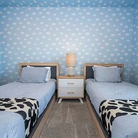 Gorgeous 4Bd w Pool Waterpark Storey Lake 4836m