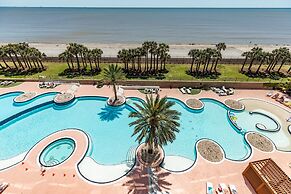 Unique Beachfront Condo With Exceptional Views