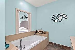 Unique Beachfront Condo With Exceptional Views