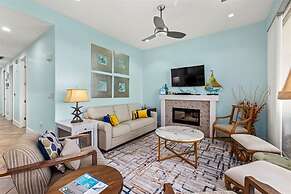 Unique Beachfront Condo With Exceptional Views