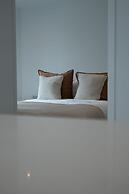 Alabaster Suite by Casacity