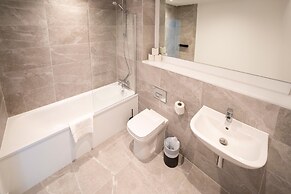Alabaster Suite by Casacity
