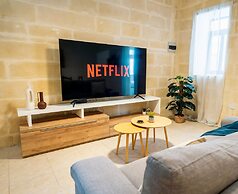 Charming Historic Home With Rooftop Views