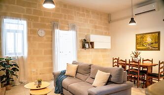 Charming Historic Home With Rooftop Views