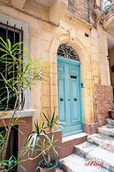 Charming Historic Home With Rooftop Views